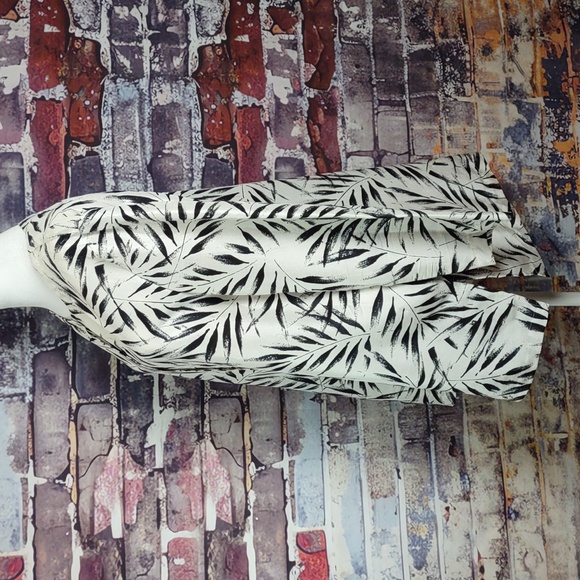 Due per Due Silk Leaf Print Tunic/Blouse - Picture 4 of 6